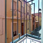 Cavour 31 1br In Heritage Building With Parking, Old Town Lägenhet