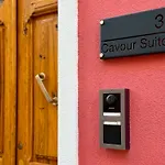 Cavour 31 1br In Heritage Building With Parking, Old Town * 올비아
