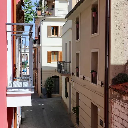 Spacious Modern Fully Equipped In Monumental Building - Parking - Historical Centre Apartman Olbia