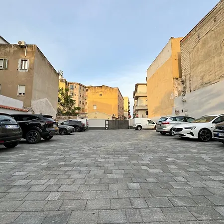 Spacious Modern Fully Equipped In Monumental Building - Parking - Historical Centre