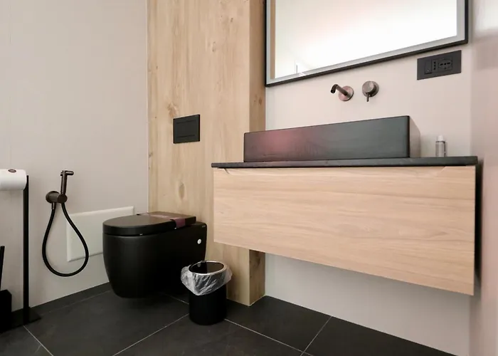 Spacious Modern Fully Equipped In Monumental Building - Parking - Historical Centre Apartman