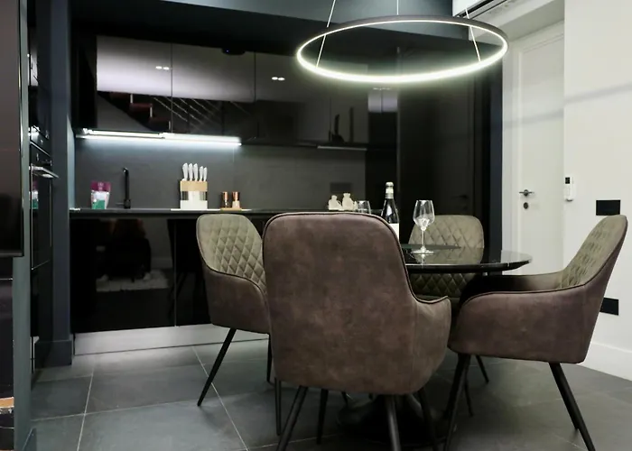 Spacious Modern Fully Equipped In Monumental Building - Parking - Historical Centre Olbia