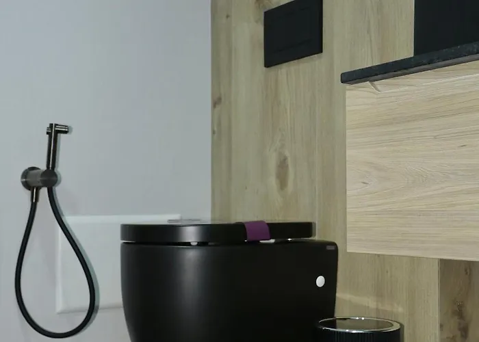 Spacious Modern Fully Equipped In Monumental Building - Parking - Historical Centre