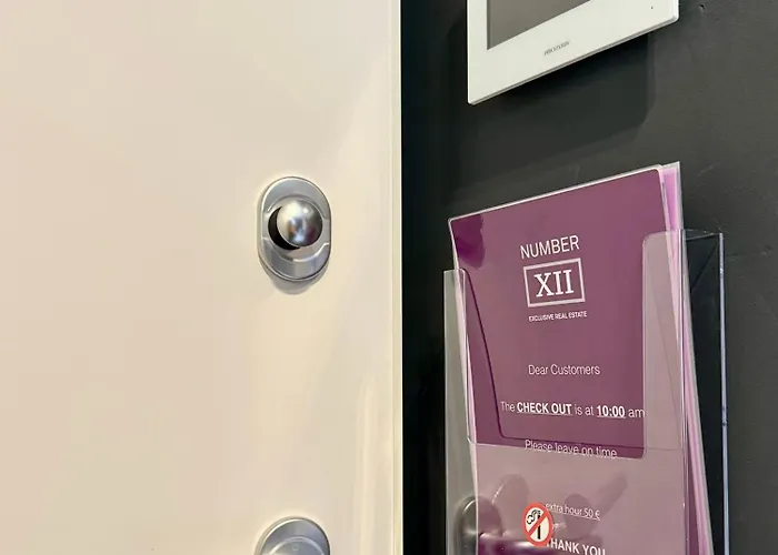 Spacious Modern Fully Equipped In Monumental Building - Parking - Historical Centre Apartman *