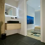 Appartement Cavour 31 1br In Heritage Building With Parking, Old Town Olbia