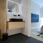 Cavour 31 1br In Heritage Building With Parking, Old Town Apartment