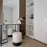 Apartment Cavour 31 1br In Heritage Building With Parking, Old Town *