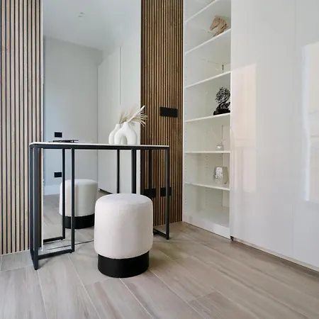 Spacious Modern Fully Equipped In Monumental Building - Parking - Historical Centre Apartamento Olbia