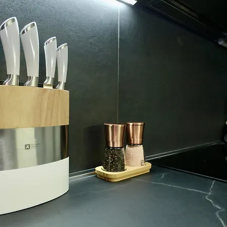 Spacious Modern Fully Equipped In Monumental Building - Parking - Historical Centre Apartamento Olbia