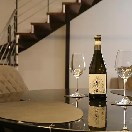 Spacious Modern Fully Equipped In Monumental Building - Parking - Historical Centre Olbia