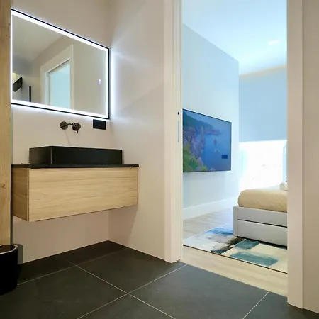 Cavour 31a Duplex Free Parking *