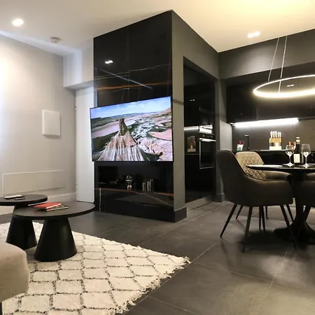 Spacious Modern Fully Equipped In Monumental Building - Parking - Historical Centre * Olbia