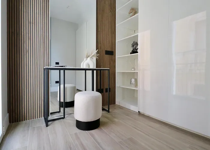 Spacious Modern Fully Equipped In Monumental Building - Parking - Historical Centre Apartment Olbia