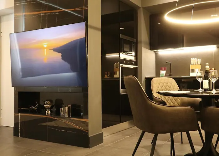 Apartment Spacious Modern Fully Equipped In Monumental Building - Parking - Historical Centre *