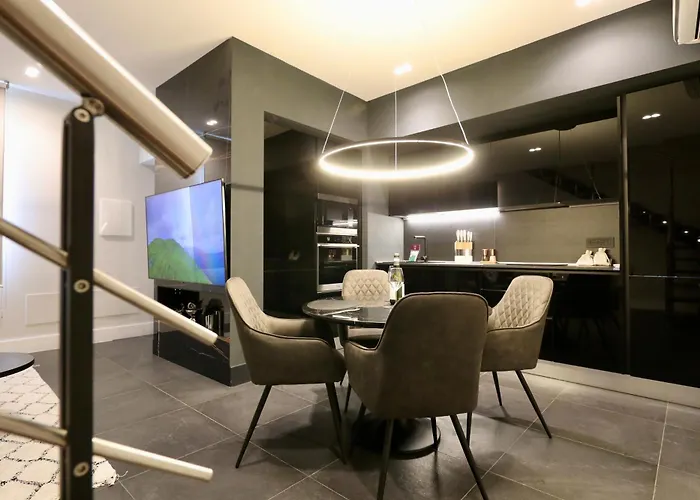 Spacious Modern Fully Equipped In Monumental Building - Parking - Historical Centre Olbia