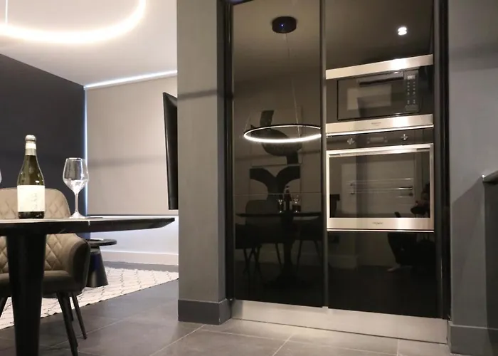 Апартаменты Spacious Modern Fully Equipped In Monumental Building - Parking - Historical Centre