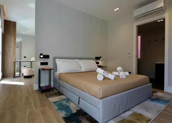 Spacious Modern Fully Equipped In Monumental Building - Parking - Historical Centre *