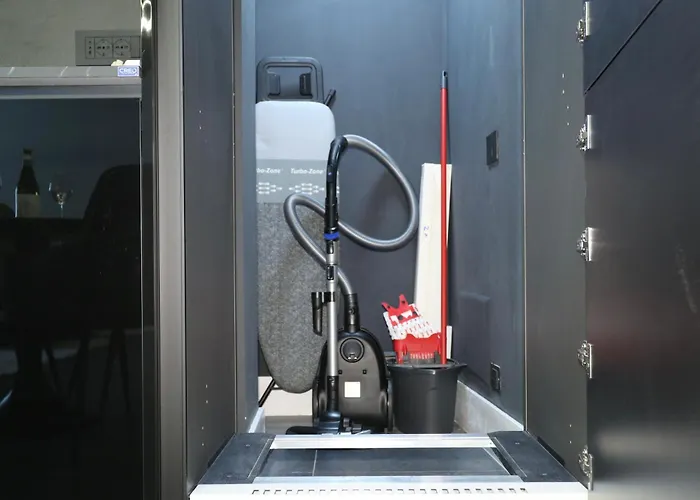 Spacious Modern Fully Equipped In Monumental Building - Parking - Historical Centre Apartment *