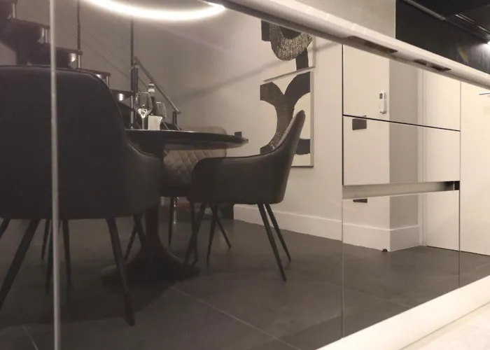 Spacious Modern Fully Equipped In Monumental Building - Parking - Historical Centre Апартаменты *