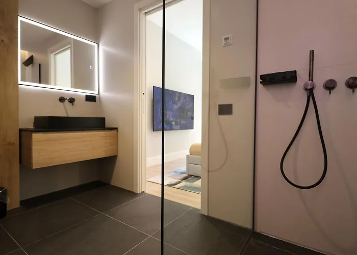 Апартаменты Spacious Modern Fully Equipped In Monumental Building - Parking - Historical Centre *