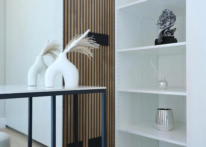 Spacious Modern Fully Equipped In Monumental Building - Parking - Historical Centre