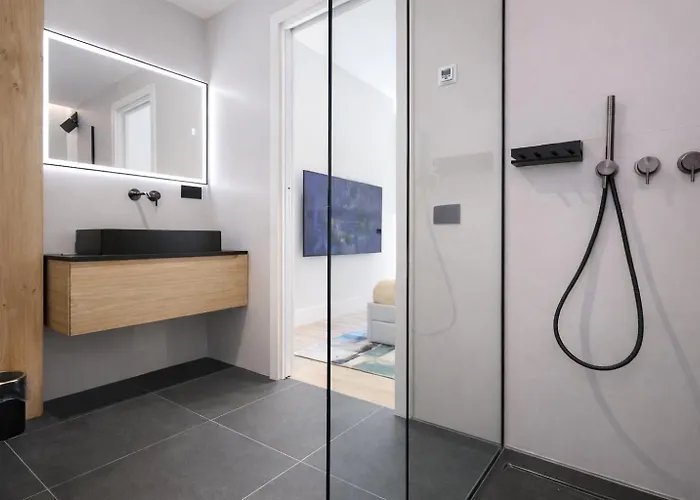 Spacious Modern Fully Equipped In Monumental Building - Parking - Historical Centre Olbia